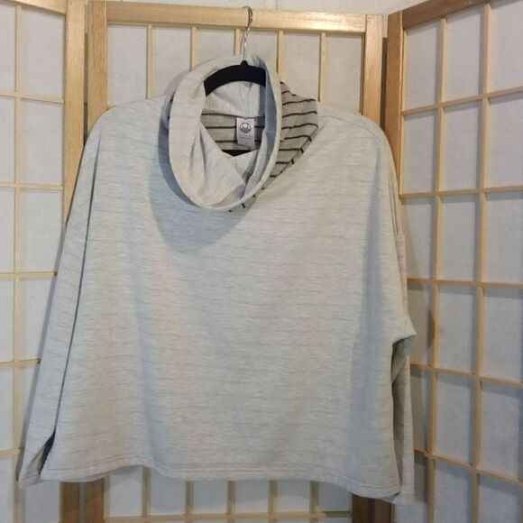 te verde S Cropped Cowl Neck Sweatshirt - Picture 2 of 16